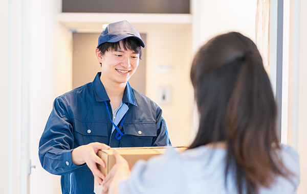 トラックで配達